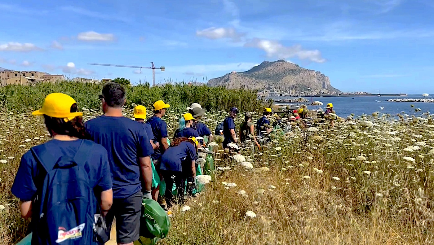 operazione-spiagge-pulite-in-sicilia-ragusa-oggi