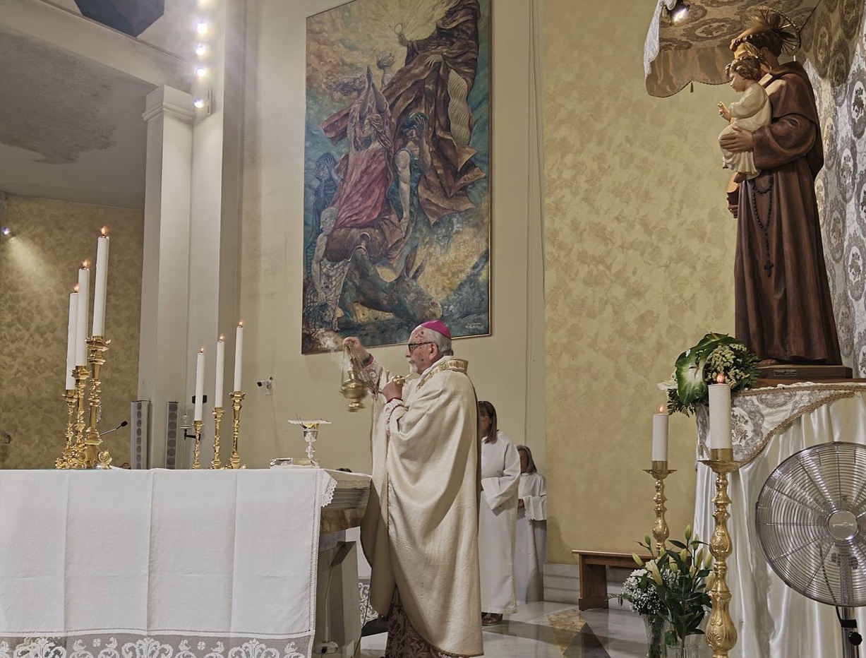 Due feste in una: le processioni di Sant’Antonio e Sacro Cuore a Comiso. Due momenti di incontro in Viale della Resistenza