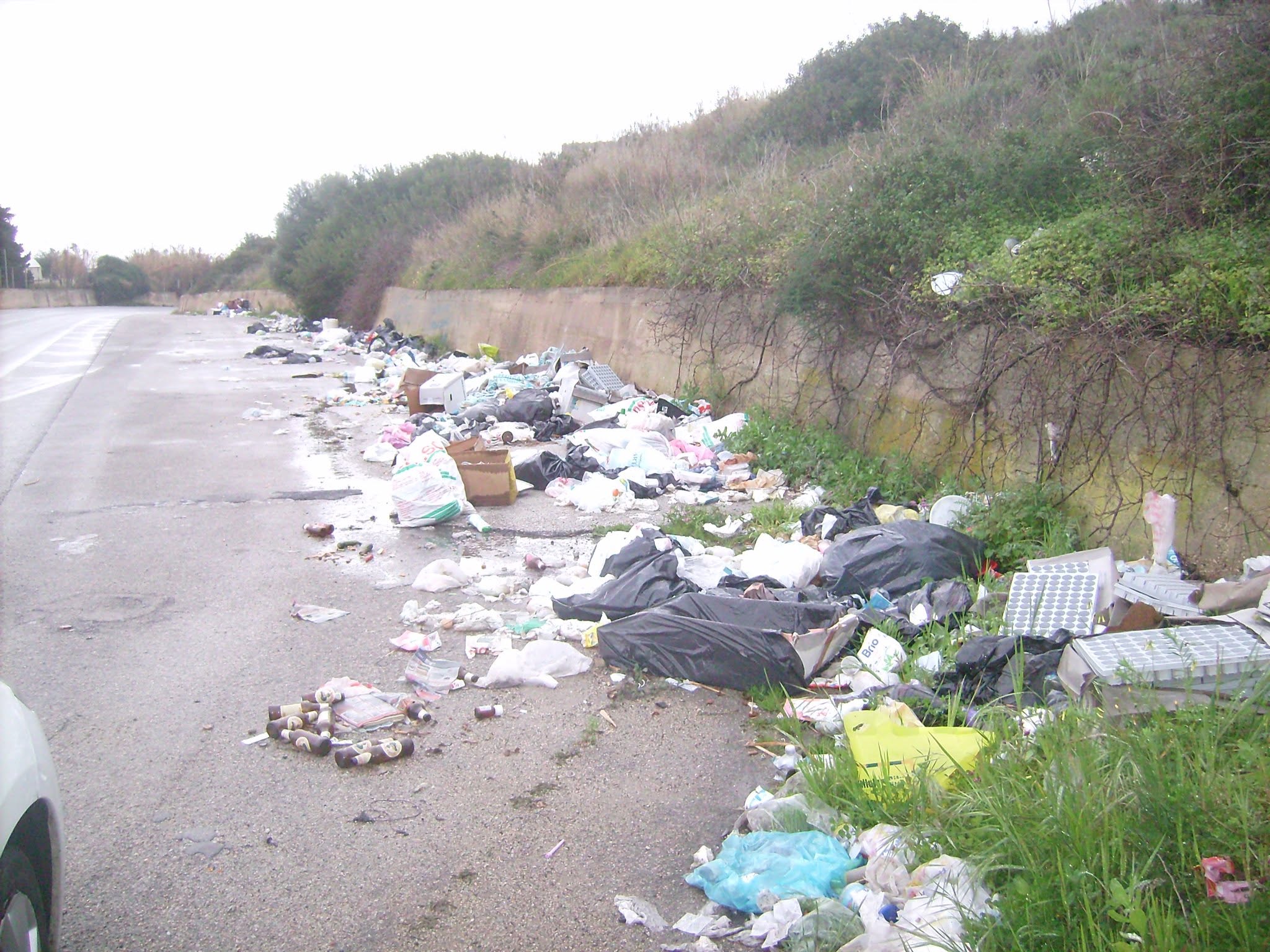 Le campagne di Vittoria assediate dalle discariche abusive