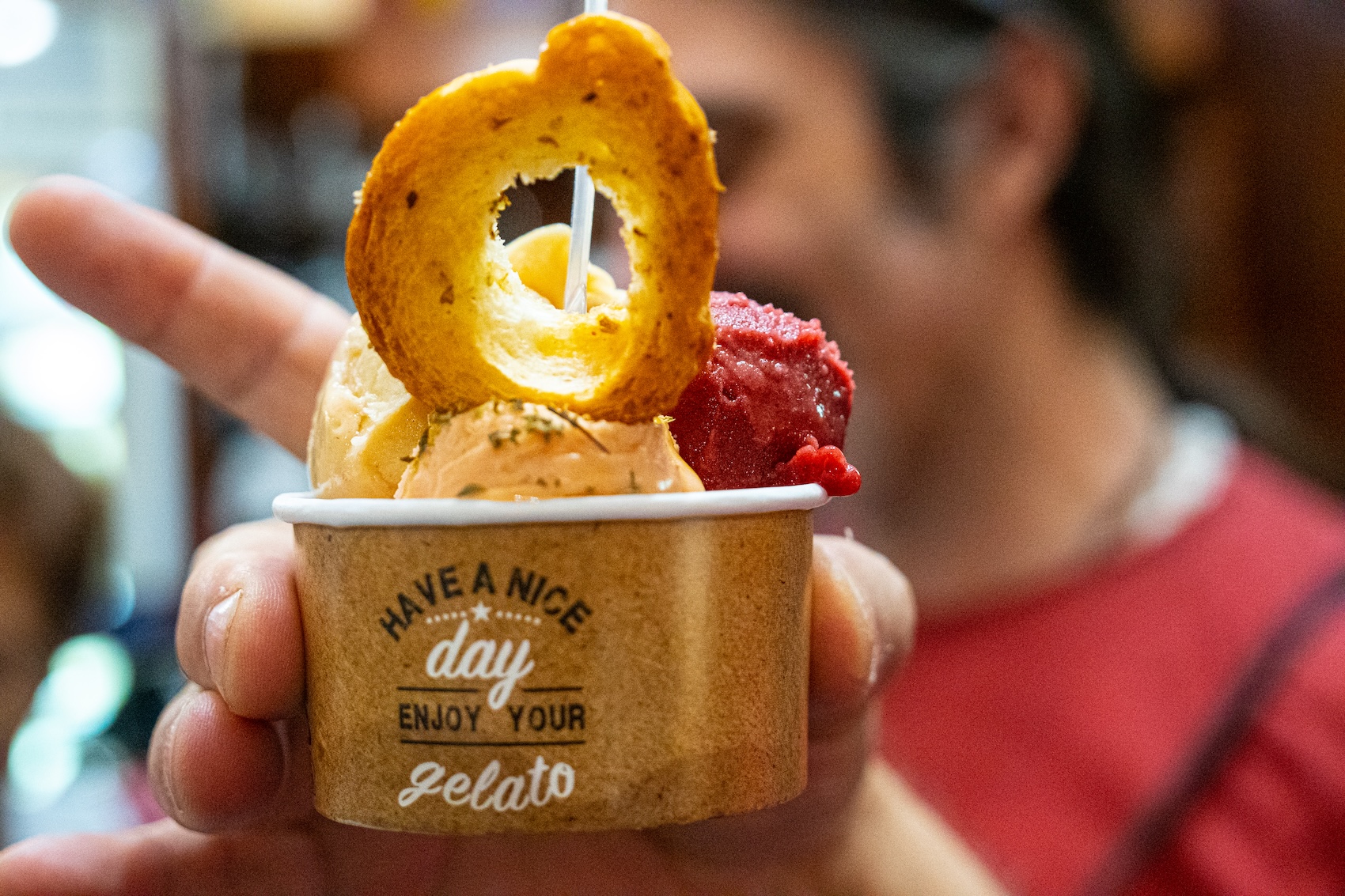 Dal gelato all’insalata a quello ai porcini con cioccolato di Modica: Monterosso conquista con i sapori impossibili
