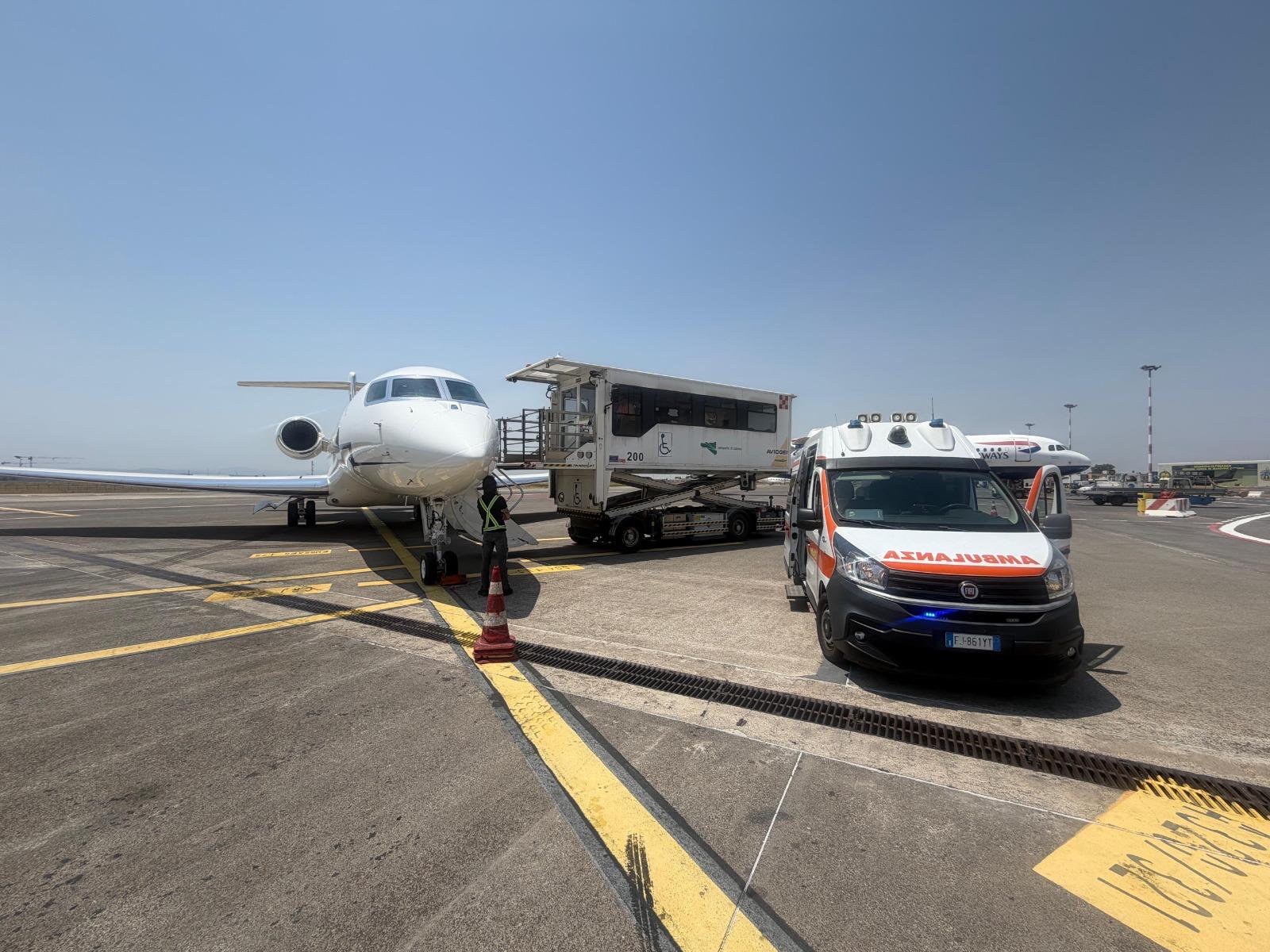 Una vita da salvare: volo d’urgenza da Catania a Roma per una bimba di tre mesi