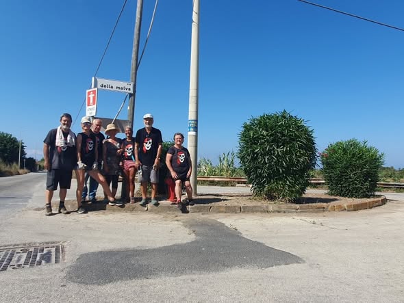 La Marza si rialza dal degrado: i Pirati scendono in campo e ripuliscono via della Malva