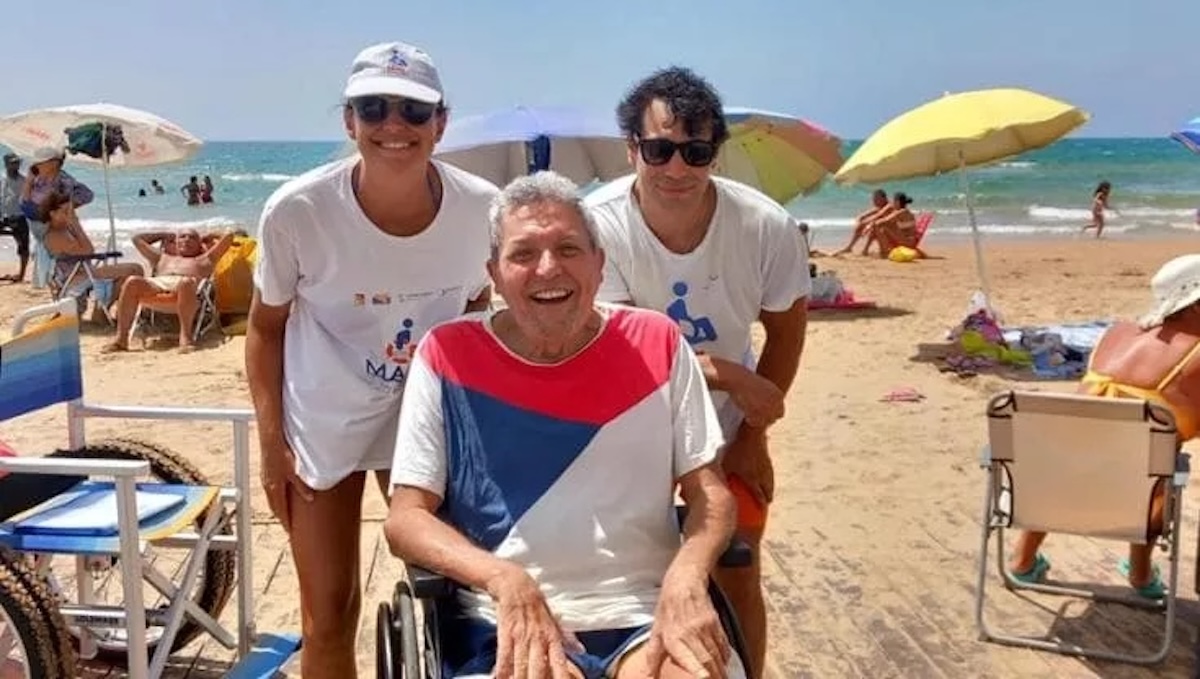 Malato di Sla, percorre oltre 300 chilometri per fare un bagno: “Solo nel Ragusano mi sento davvero al sicuro”