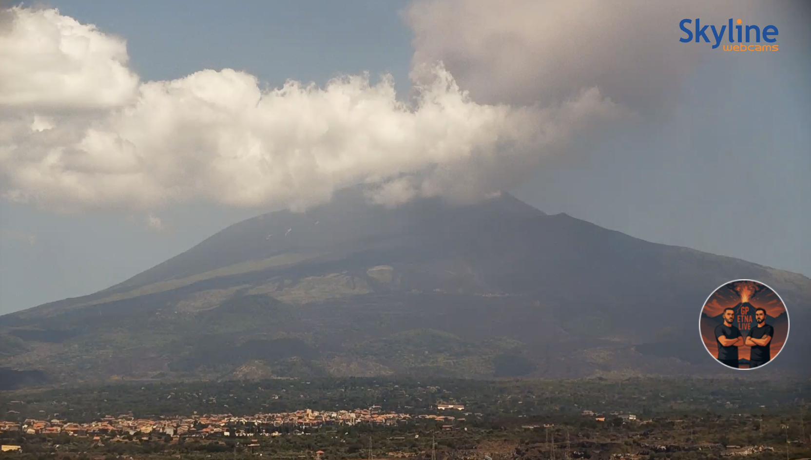 Etna, nuova emissione di cenere: limitati gli arrivi all’aeroporto di Catania