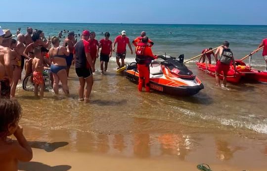 Dal salvataggio alla prevenzione: a Marina di Modica una giornata per imparare che il mare non va mai sottovalutato