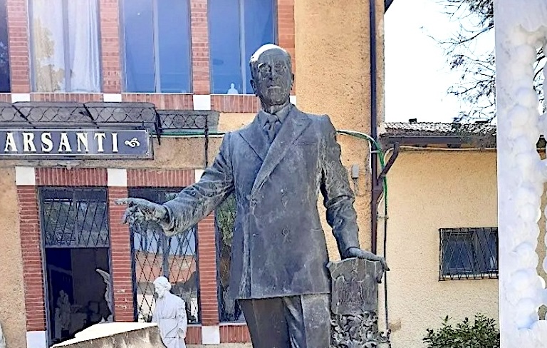 Pozzallo, Pennavaria resta cittadino onorario: la revoca si ferma sul pareggio