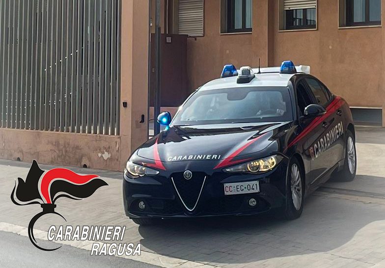 Droga in casa e furto di energia elettrica: arrestato 55enne a Vittoria