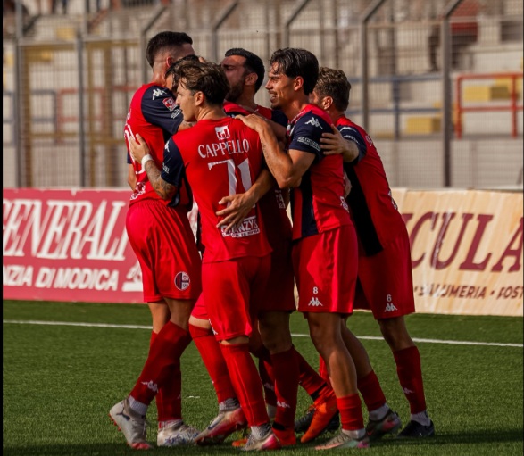 Coppa Italia, il Modica batte l’Enna. I rossoblu superano il primo turno con un gol per tempo