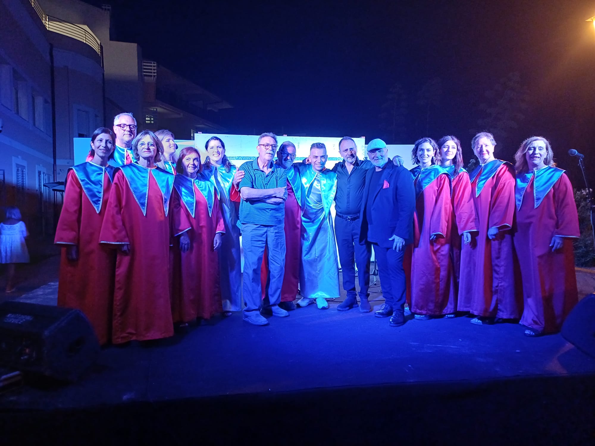 Il Gospel accende la notte di Scoglitti: emozioni e musica sotto le stelle a Largo Kamarina