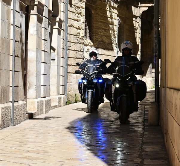 Viola il divieto di accesso alla movida: 26enne sorpreso dalla Polizia dentro un bar a Modica