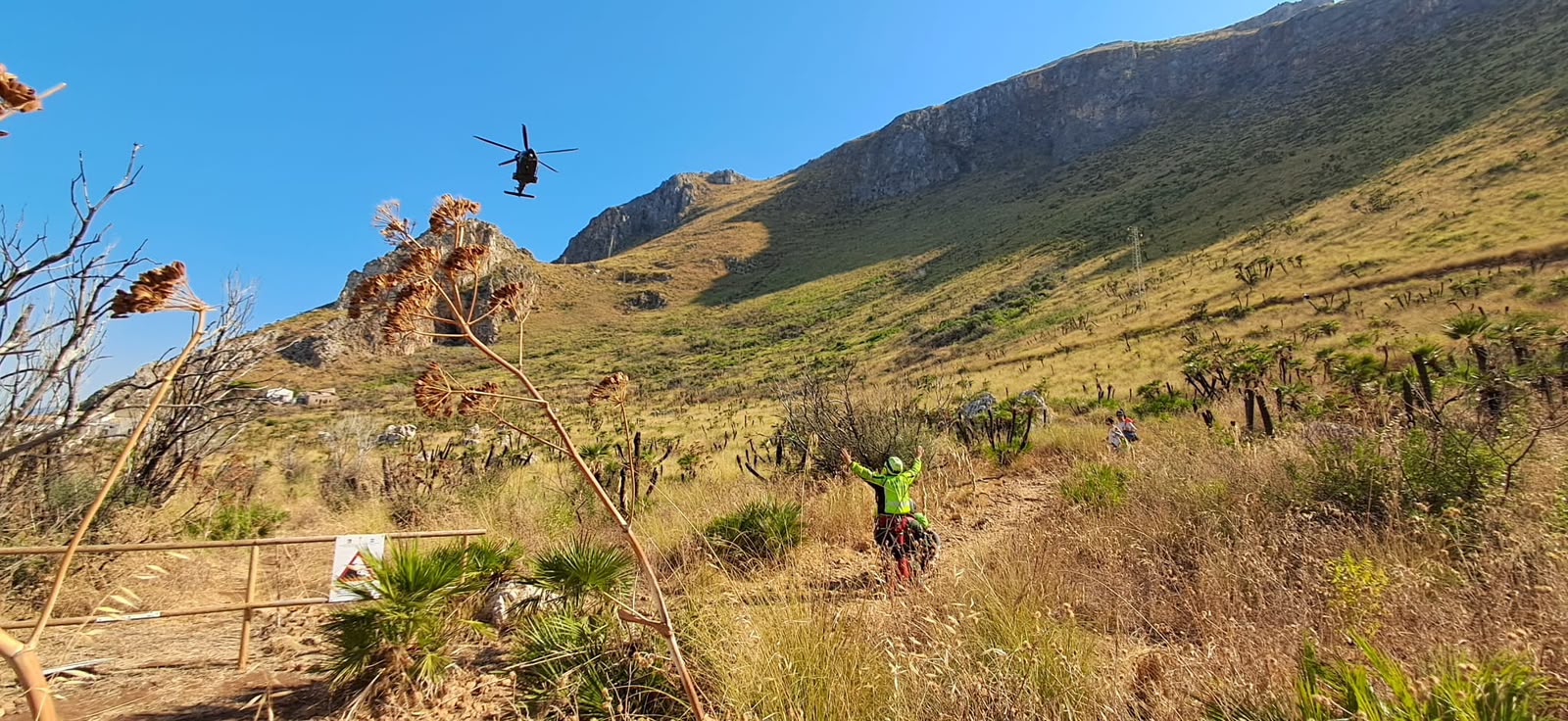 Elicottero Aeronautica Militare soccorre turista nella Riserva dello Zingaro