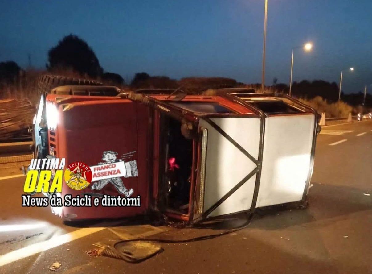 La Jeep si cappotta all’incrocio, poi la scoperta: era stata rubata