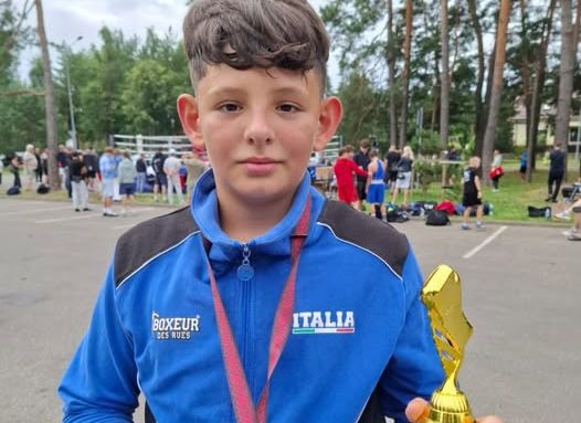 Denis Arena: il baby pugile di Modica trionfa in Lettonia