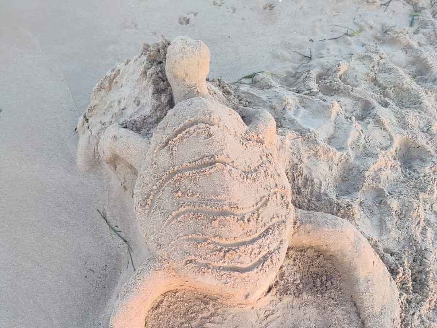 Anche Sampieri palestra di sculture di…sabbia. FOTO