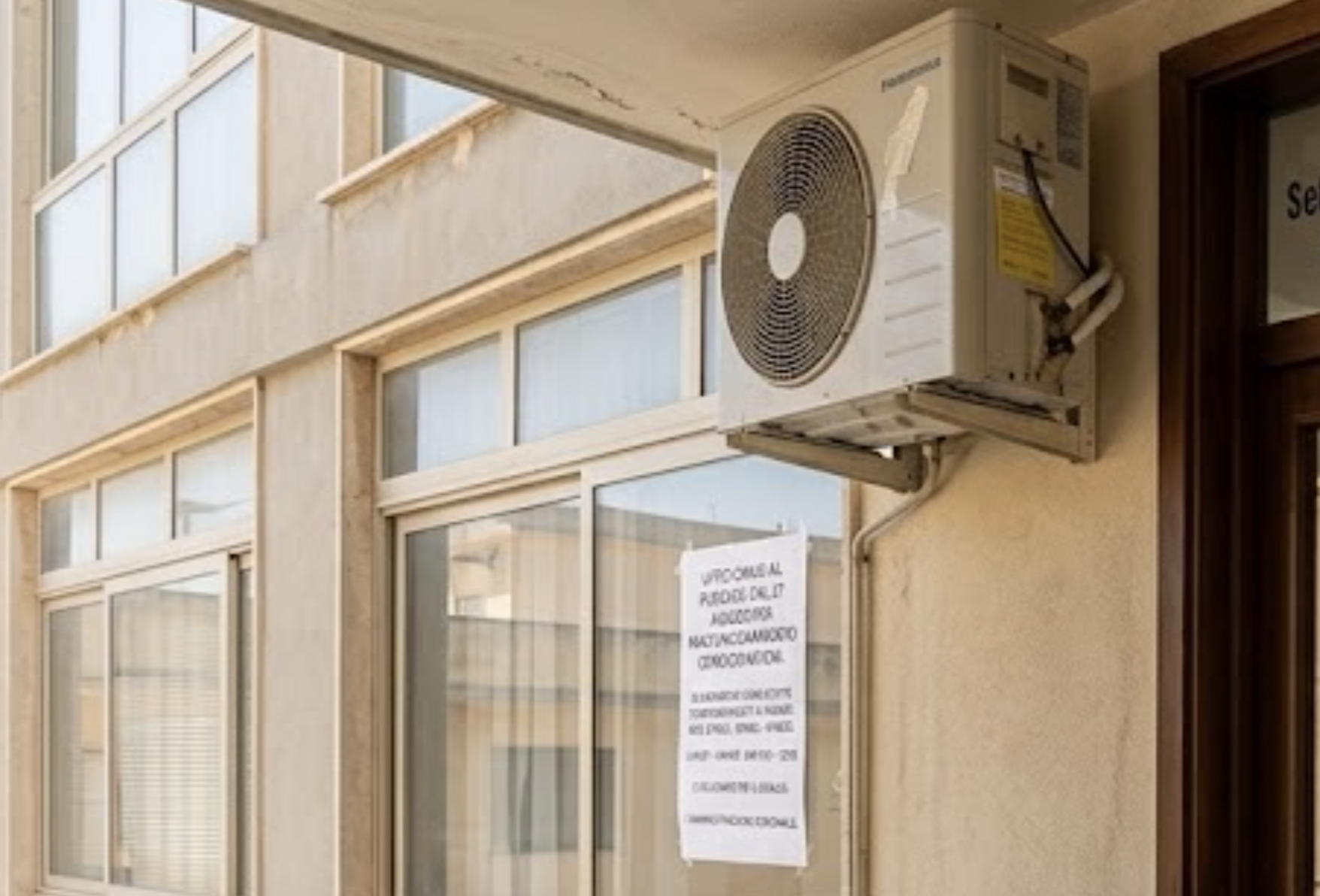 Ragusa, uffici comunali chiusi al pubblico: guasti ai condizionatori, dipendenti al lavoro con il caldo