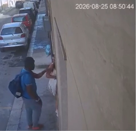 Furti a Vittoria: il sindaco Aiello lancia l’allarme. E spunta il video del tentato scippo di un cellulare