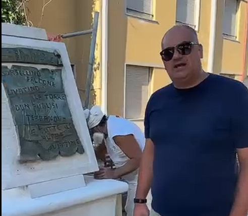 Ispica: ripristinata la stele dedicata alle vittime di mafia. Presentata denuncia ai carabinieri