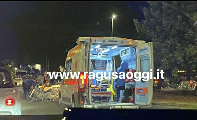 Incidente al Polo Commerciale di Modica, motociclista soccorso e trasportato in ospedale