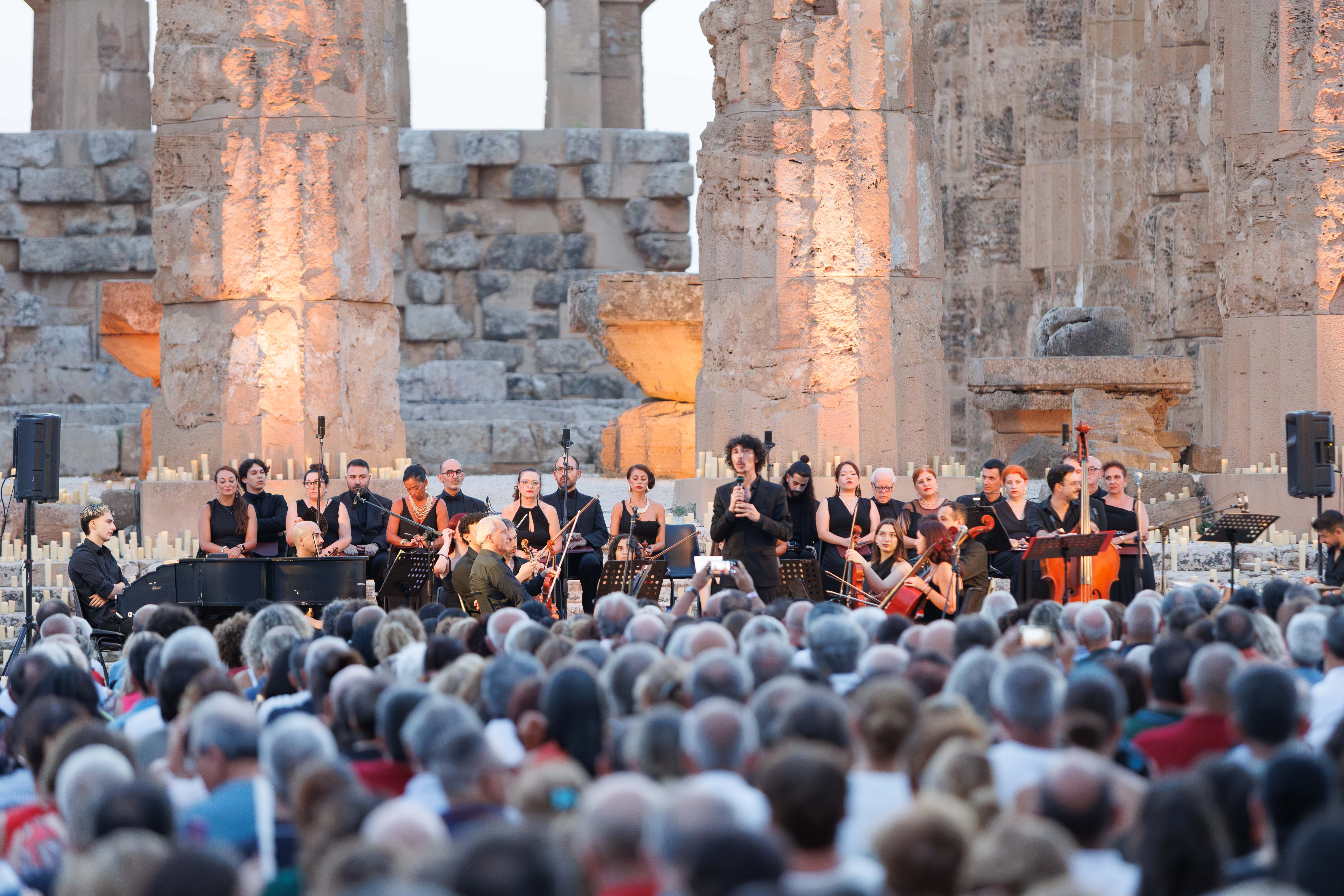 Omaggio a Battiato: al Castello di Donnafugata “La cura dell’Eterno” con Rita Botto
