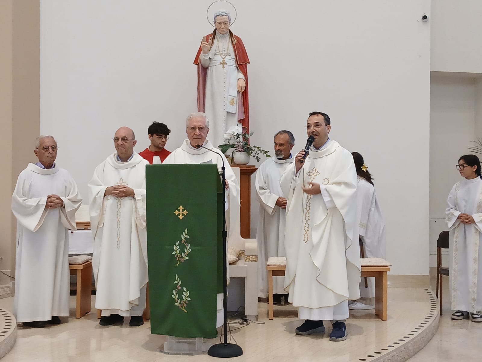 Don Pietro Floridia torna a Ragusa: festa per l’accoglienza del prete a San Pio X