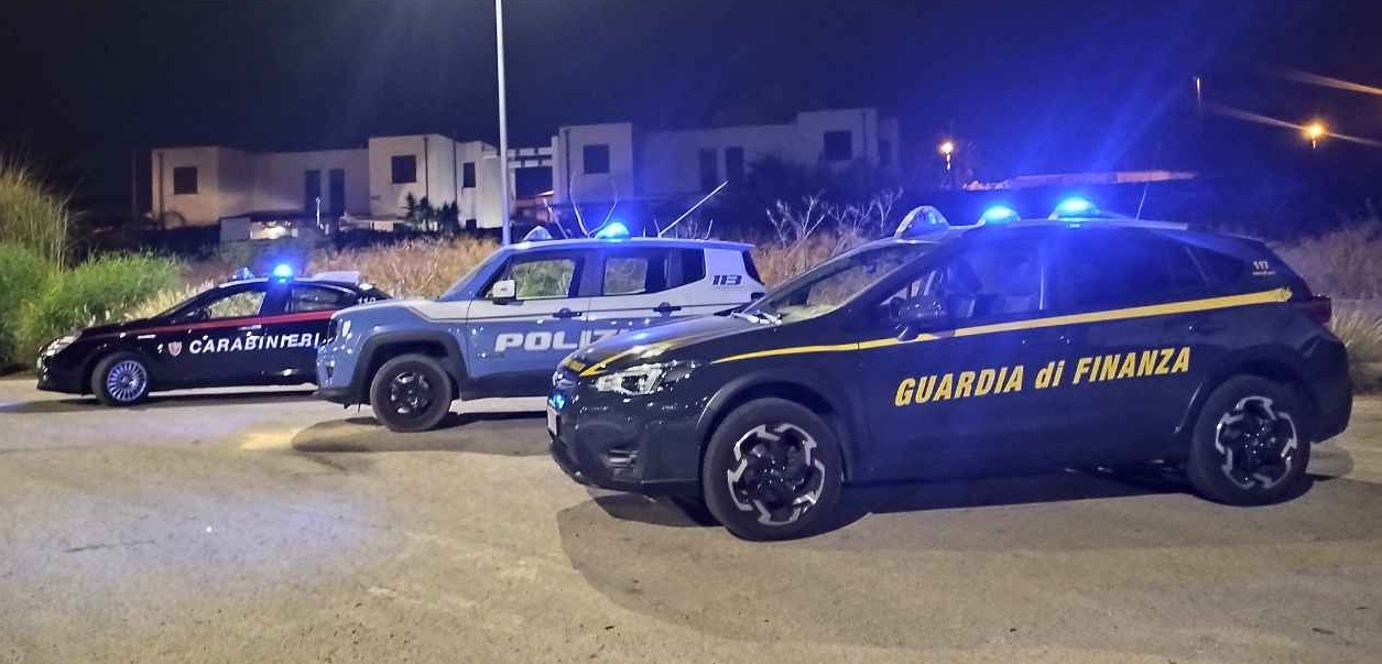 Blitz nella movida ragusana: hashish, cocaina e armi sequestrate
