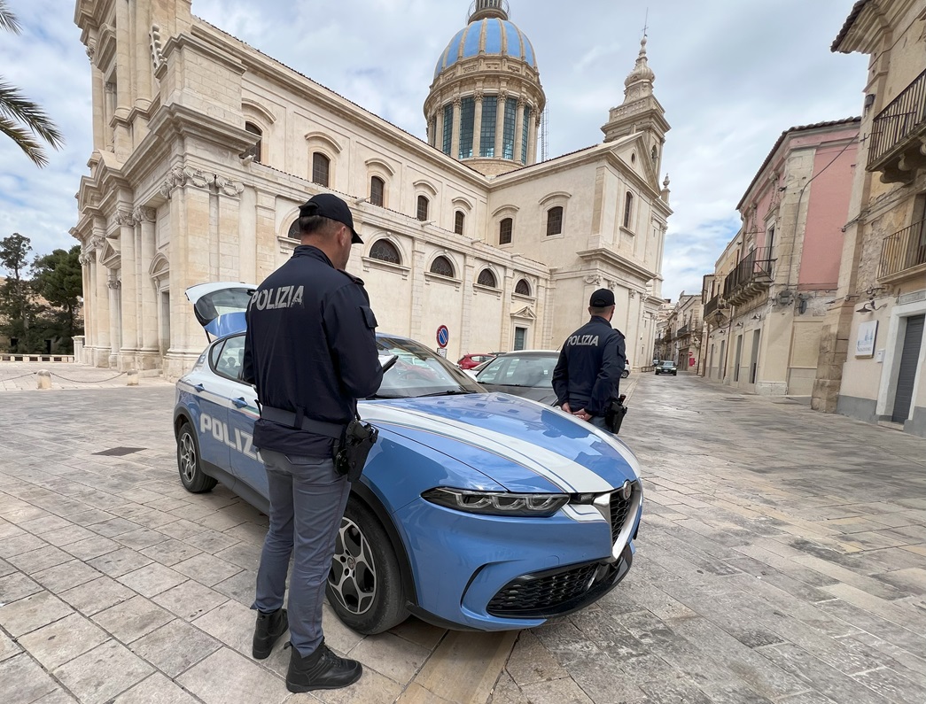 Prende a pugni la compagna e le rompe il setto nasale: 35enne arrestato dalla polizia a Comiso