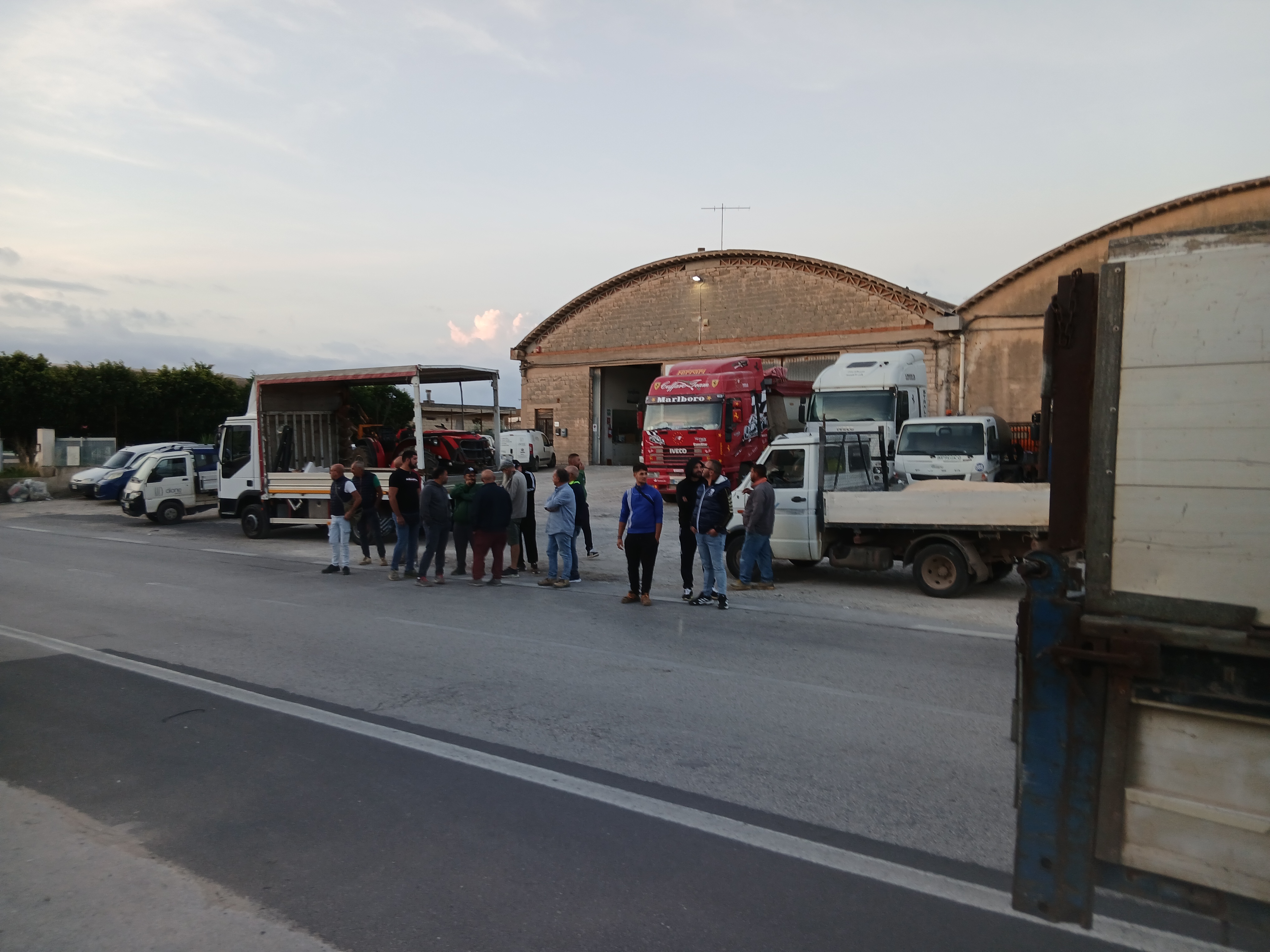 Salvini sblocca i fondi, ma a Ragusa la protesta non si ferma: “Solo briciole, noi restiamo qui”