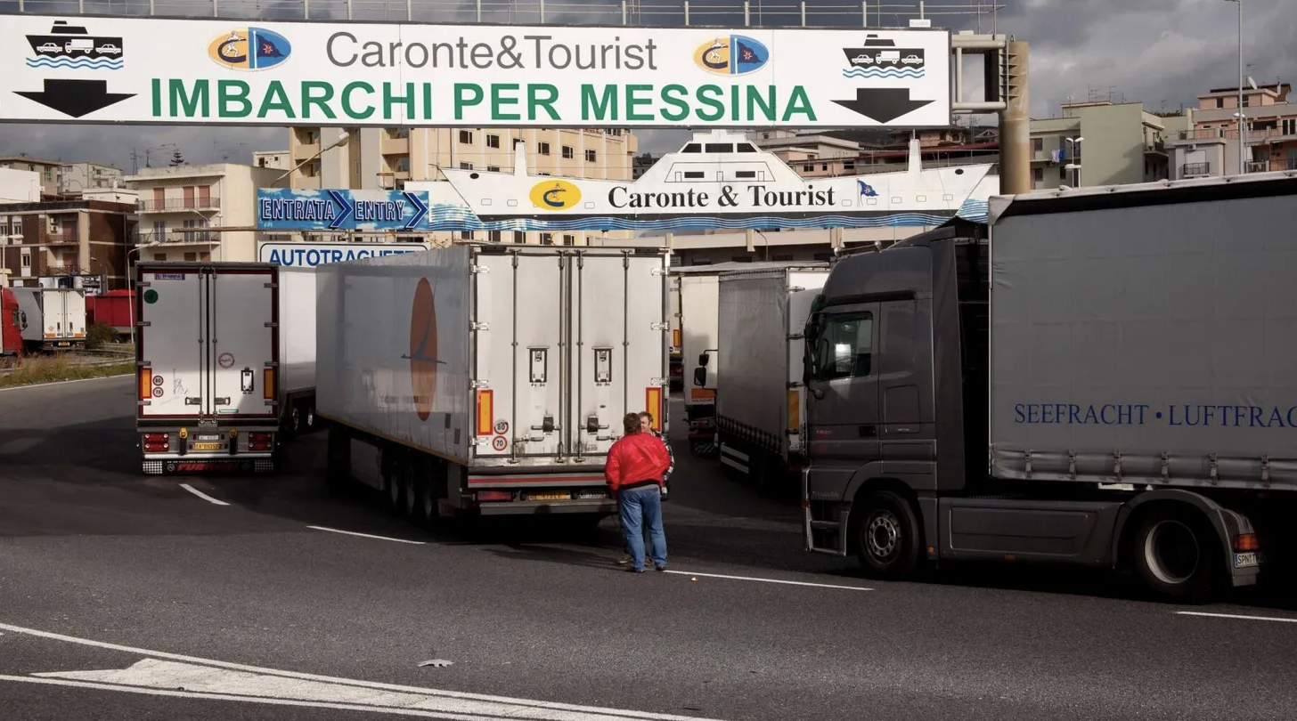 E’ scattato lo sciopero dei Tir: camion fermi e merci bloccate nei porti per cinque giorni