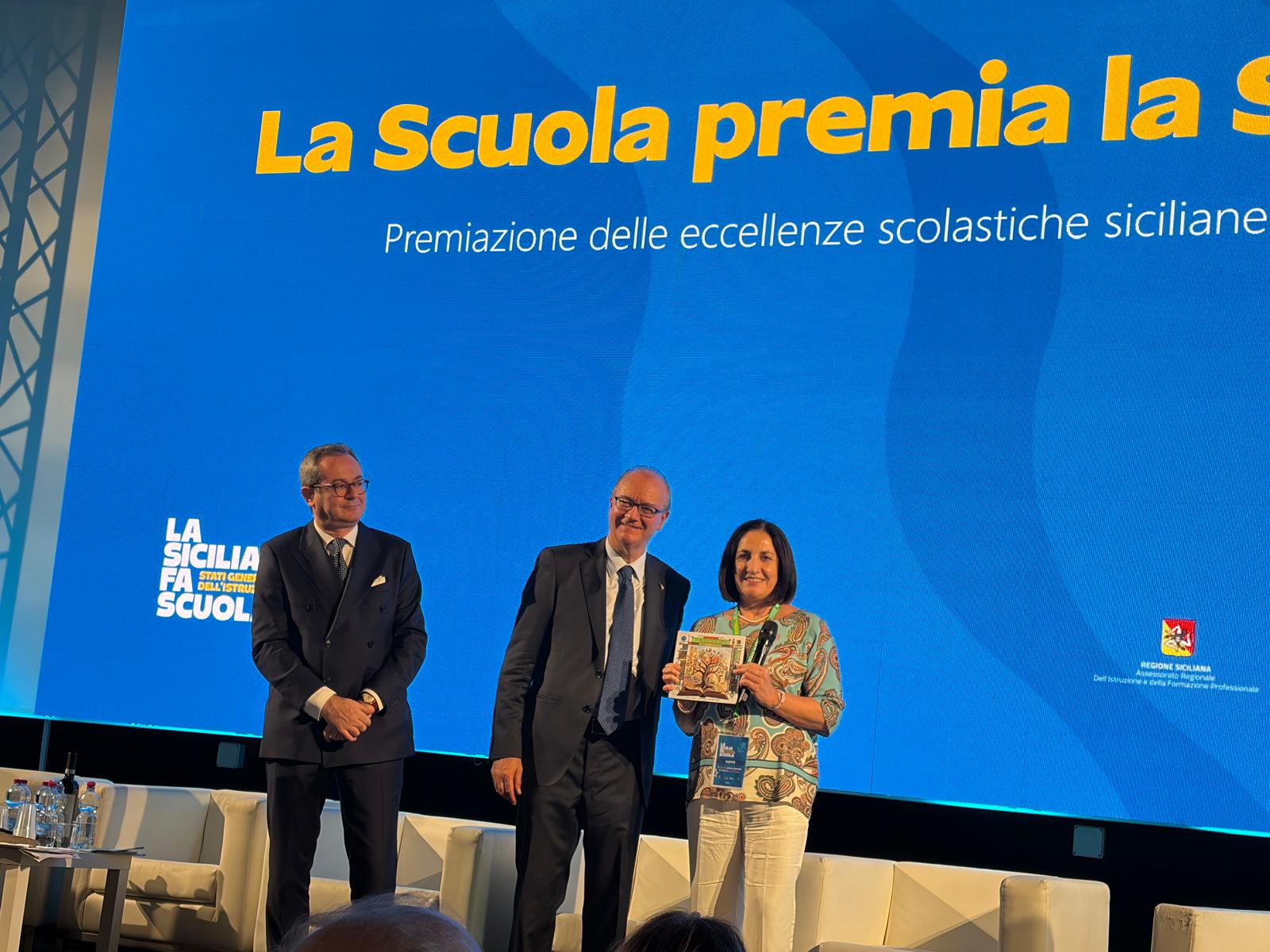 Pozzallo tra le eccellenze della scuola siciliana: il Rogasi premiato da Valditara per “La Strabomba”