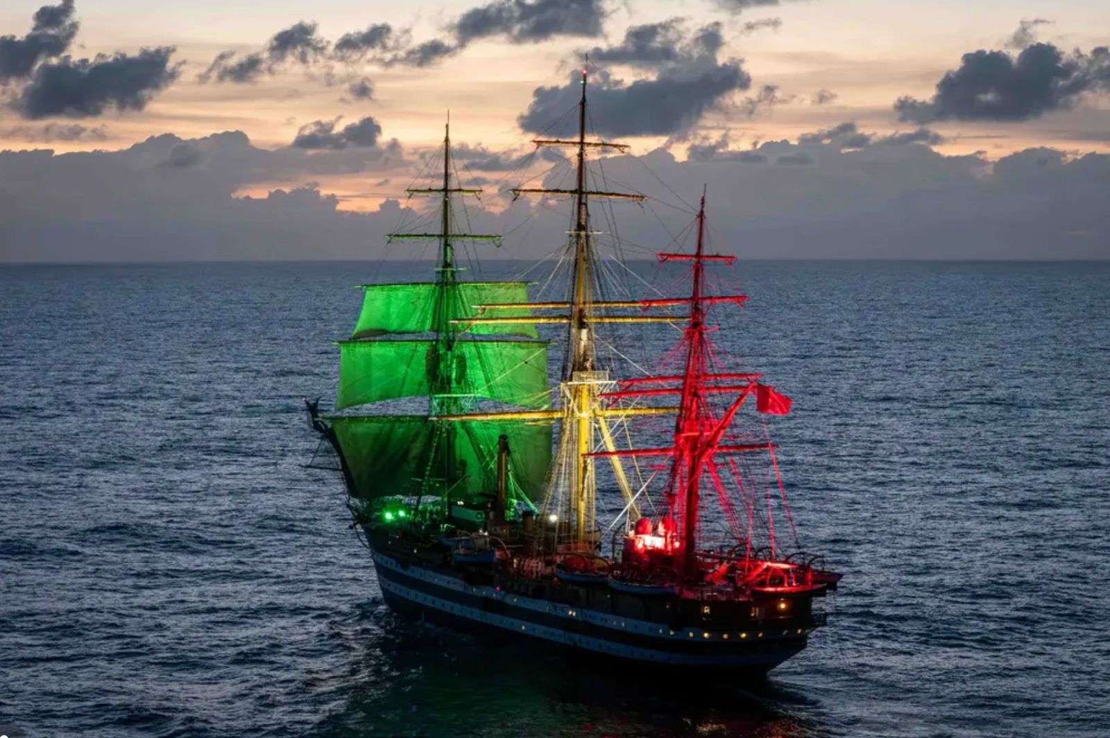 Amerigo Vespucci torna davanti agli Iblei: passaggio lungo la costa ragusana, ecco quando