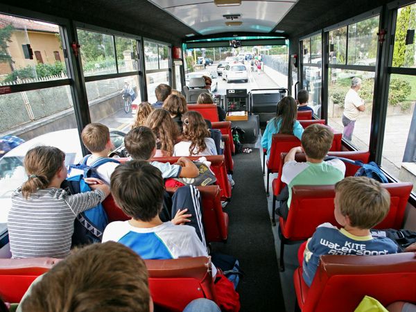Bus pieni e orari sbagliati: da Comiso e Pedalino i genitori scrivono al Prefetto