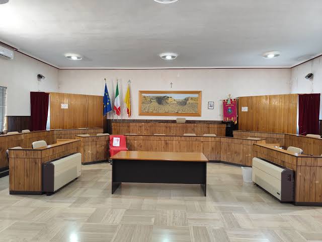 Partita a scacchi al Consiglio comunale di Scicli: si scaldano i motori per le Amministrative