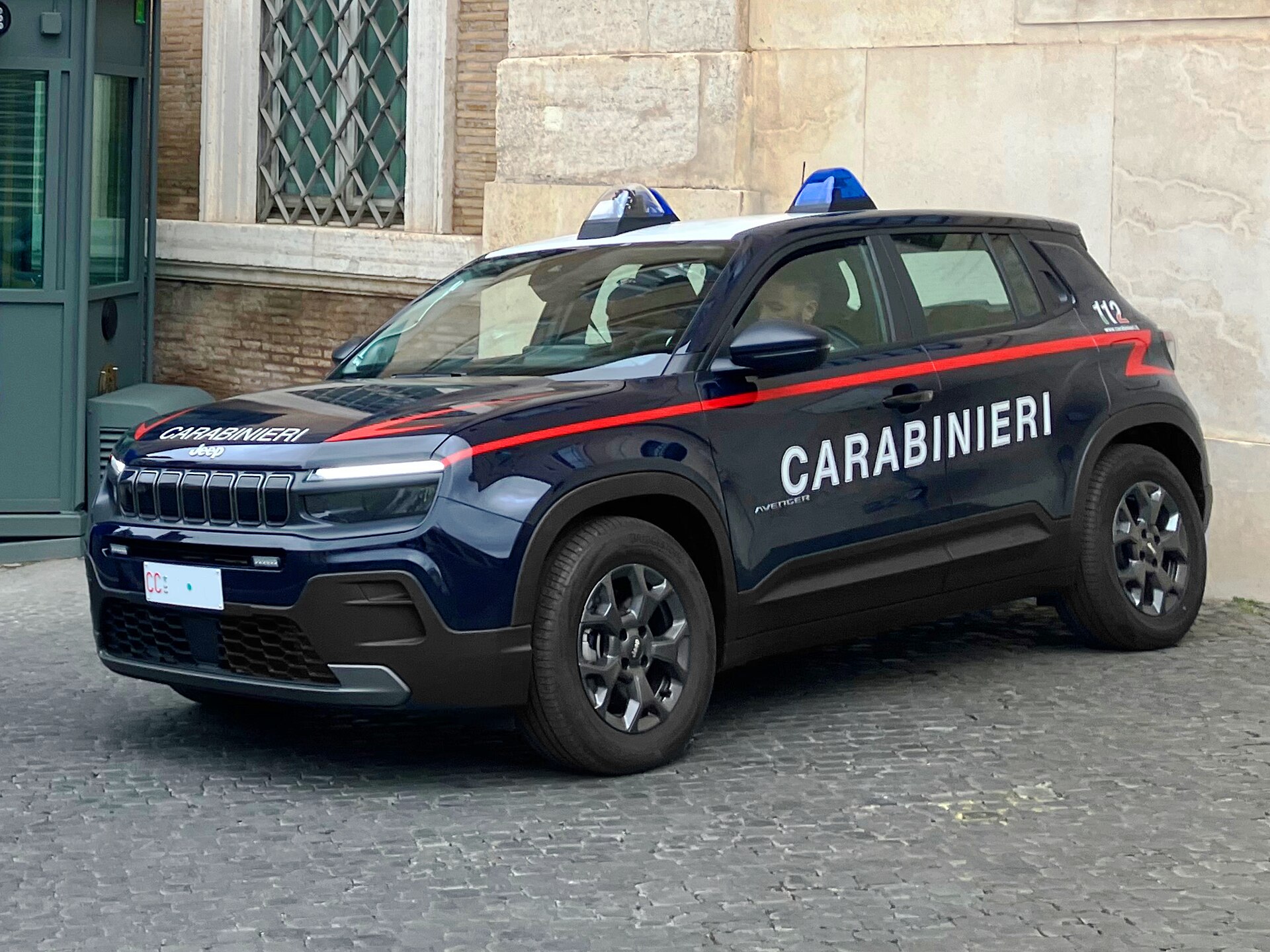 Scicli, controlli interforze nelle case del centro storico: chi abita davvero negli affitti