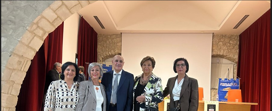 Comiso ritrova la voce del tenore Angelo Adamo: un libro lo strappa all’oblio