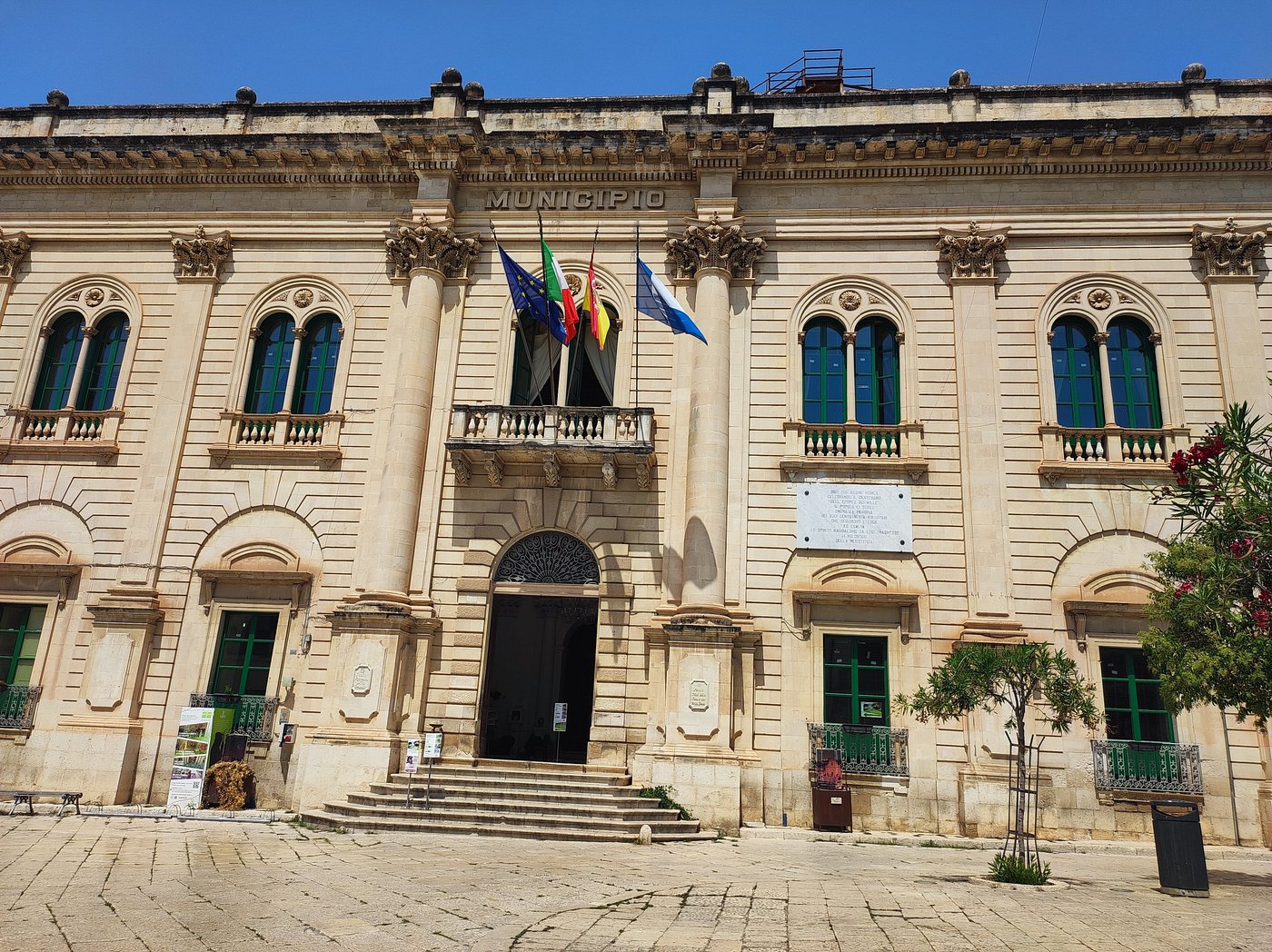 Fuochi d’artificio nella politica sciclitana: Fratelli d’Italia perde il coordinatore e nel centrosinistra si reclamano le primarie