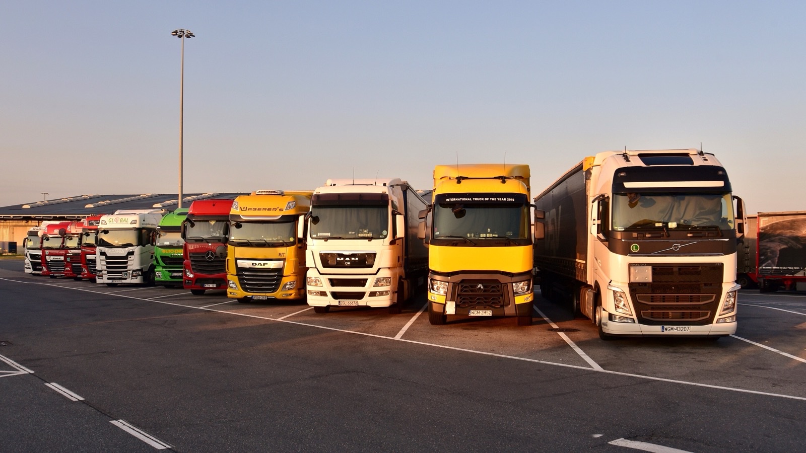 Da mezzanotte Tir fermi in Sicilia, i trasportatori avvertono: “Solo 48 ore di autonomia”