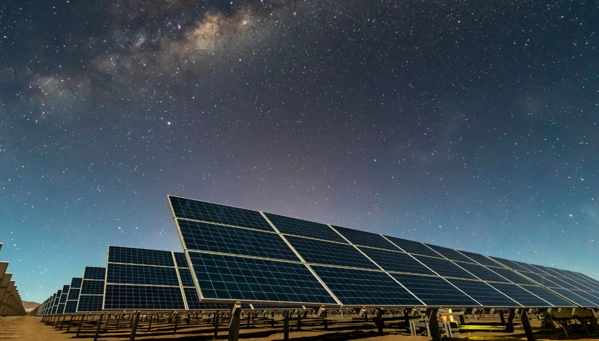 Acate, doppio assalto ai parchi fotovoltaici nella stessa sera: ladri dentro le recinzioni, poi la fuga