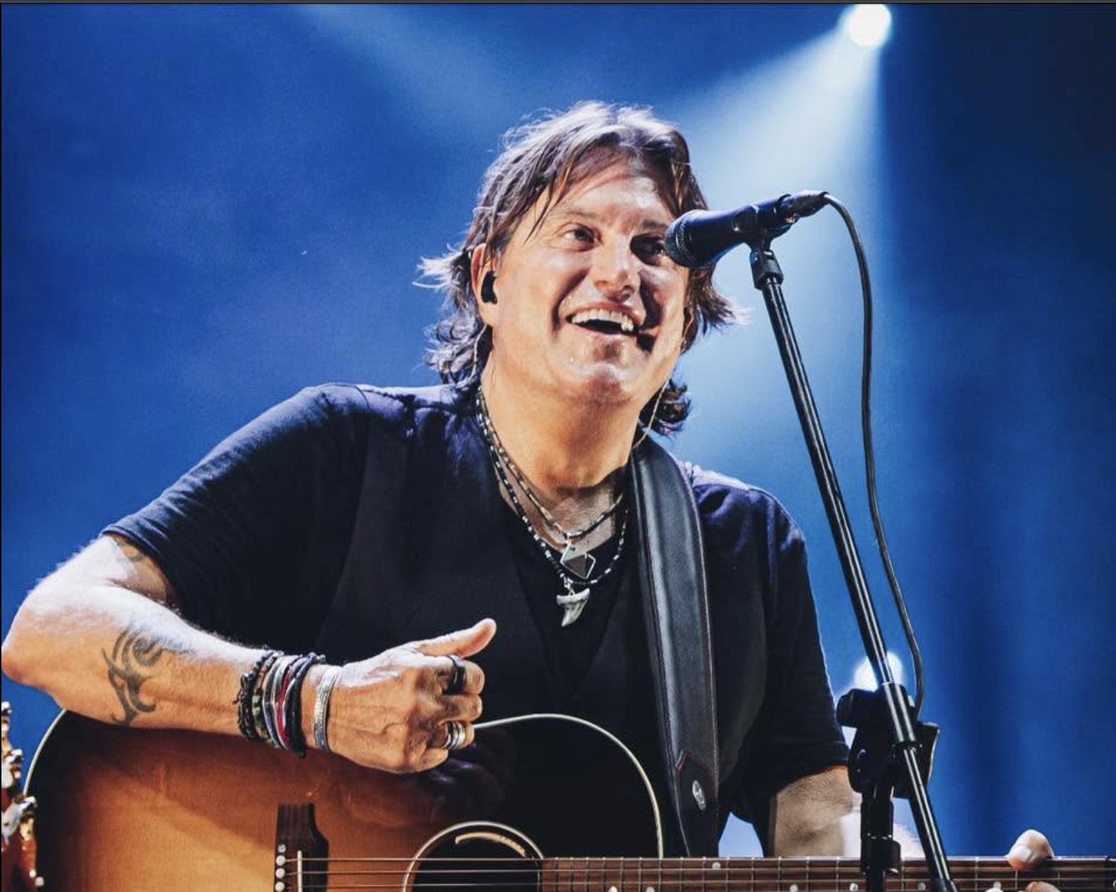 Cristiano De André a Ragusa con le canzoni indimenticabili del padre Fabrizio