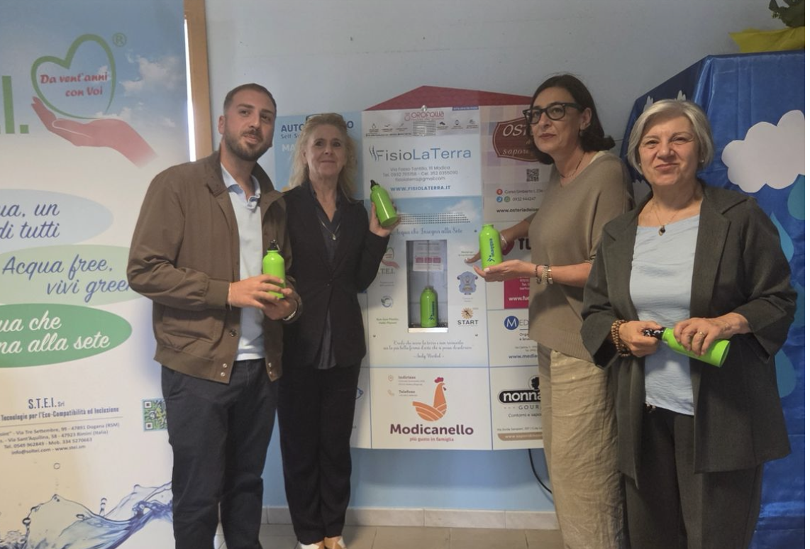 Meno plastica, più educazione: a Modica la sostenibilità entra in classe con borracce ed erogatori d’acqua