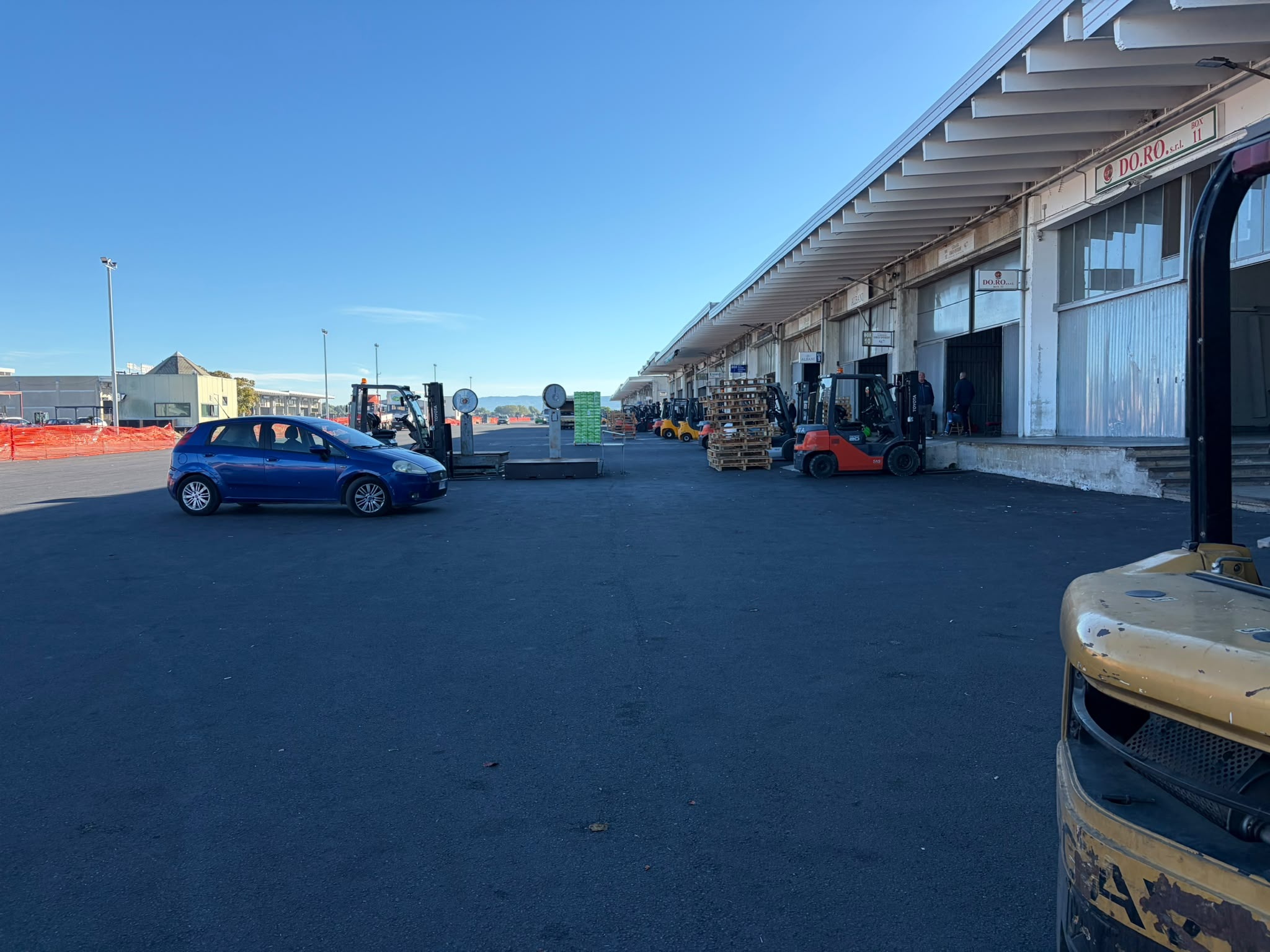 Piazzali vuoti, nessun bancale di merce. Lo sciopero dell’autotrasporto ferma il mercato di Vittoria