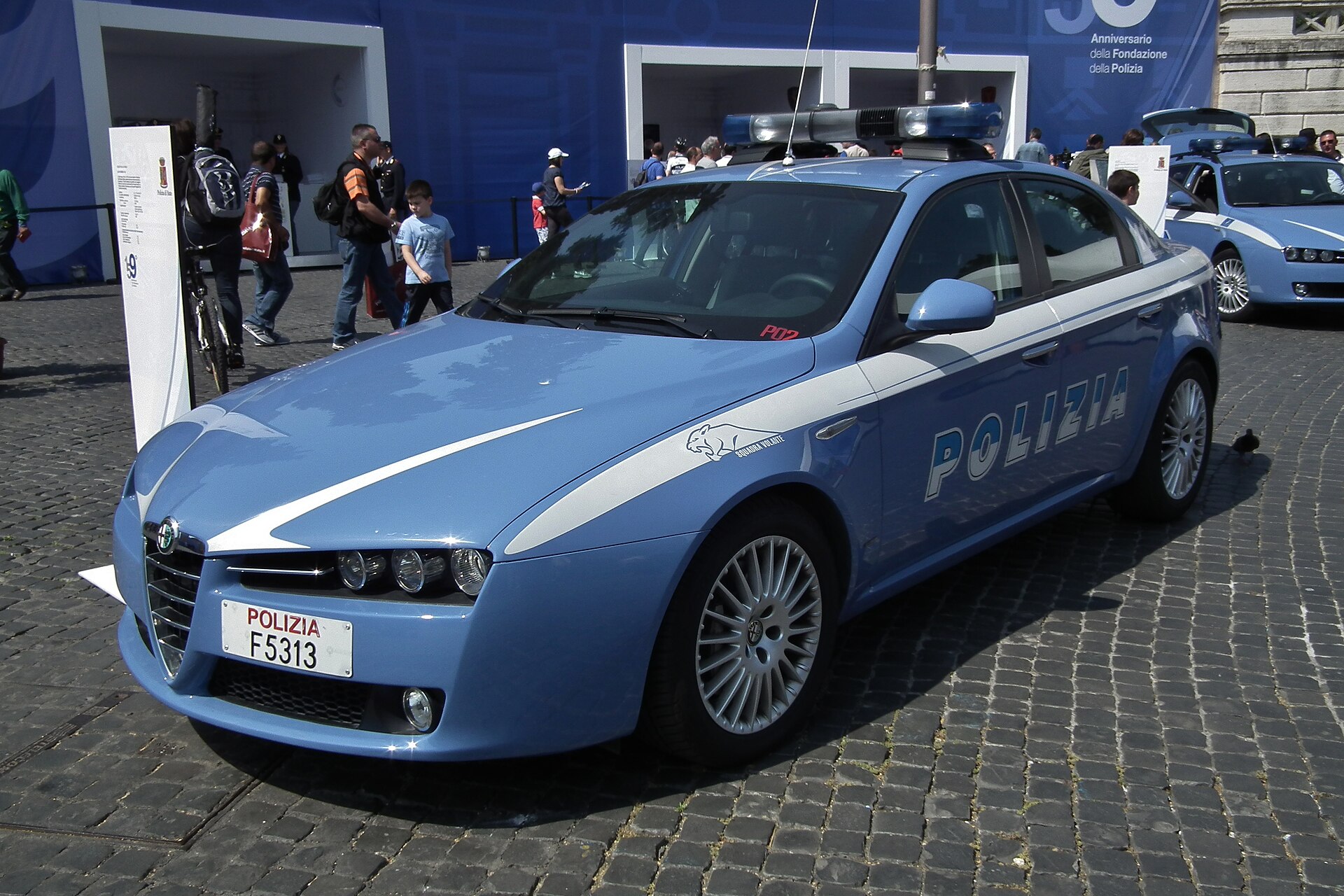 Finta polizza auto online, truffato un comisano: denunciata una 40enne del Trapanese