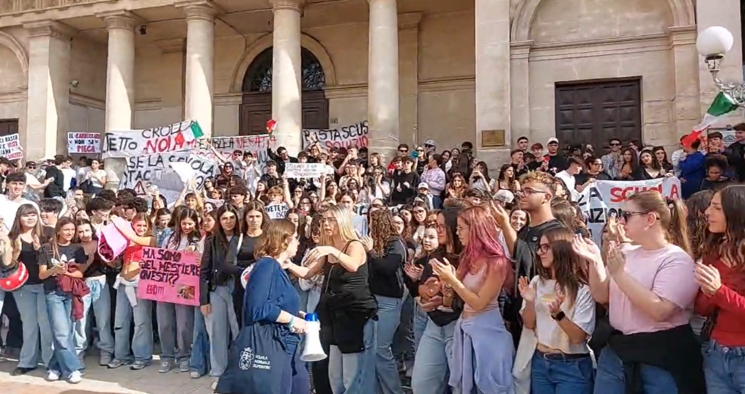 Vittoria, gli studenti in sciopero. Oggi in piazza gli alunni del Cannizzaro e del Mazzini