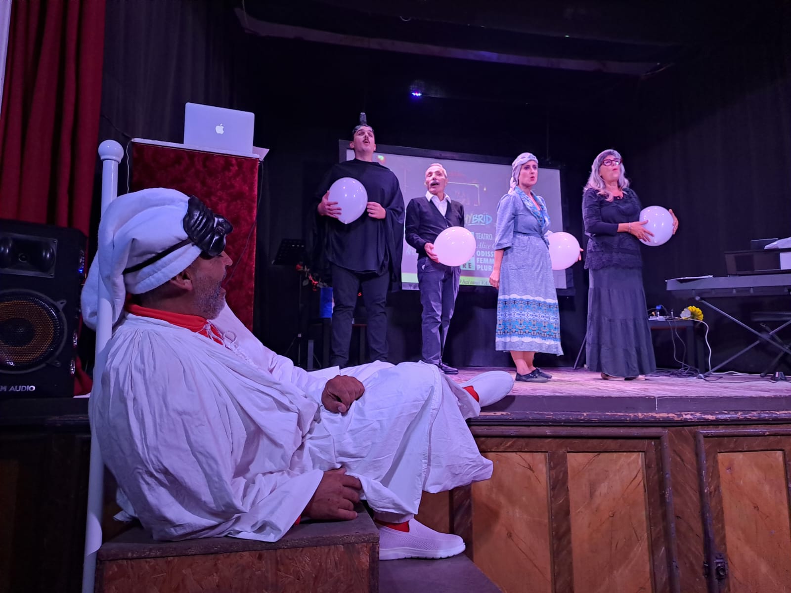 Ragusa, il Teatro Badia apre la stagione con «Hybrid» e premia Canzonieri e Arezzo